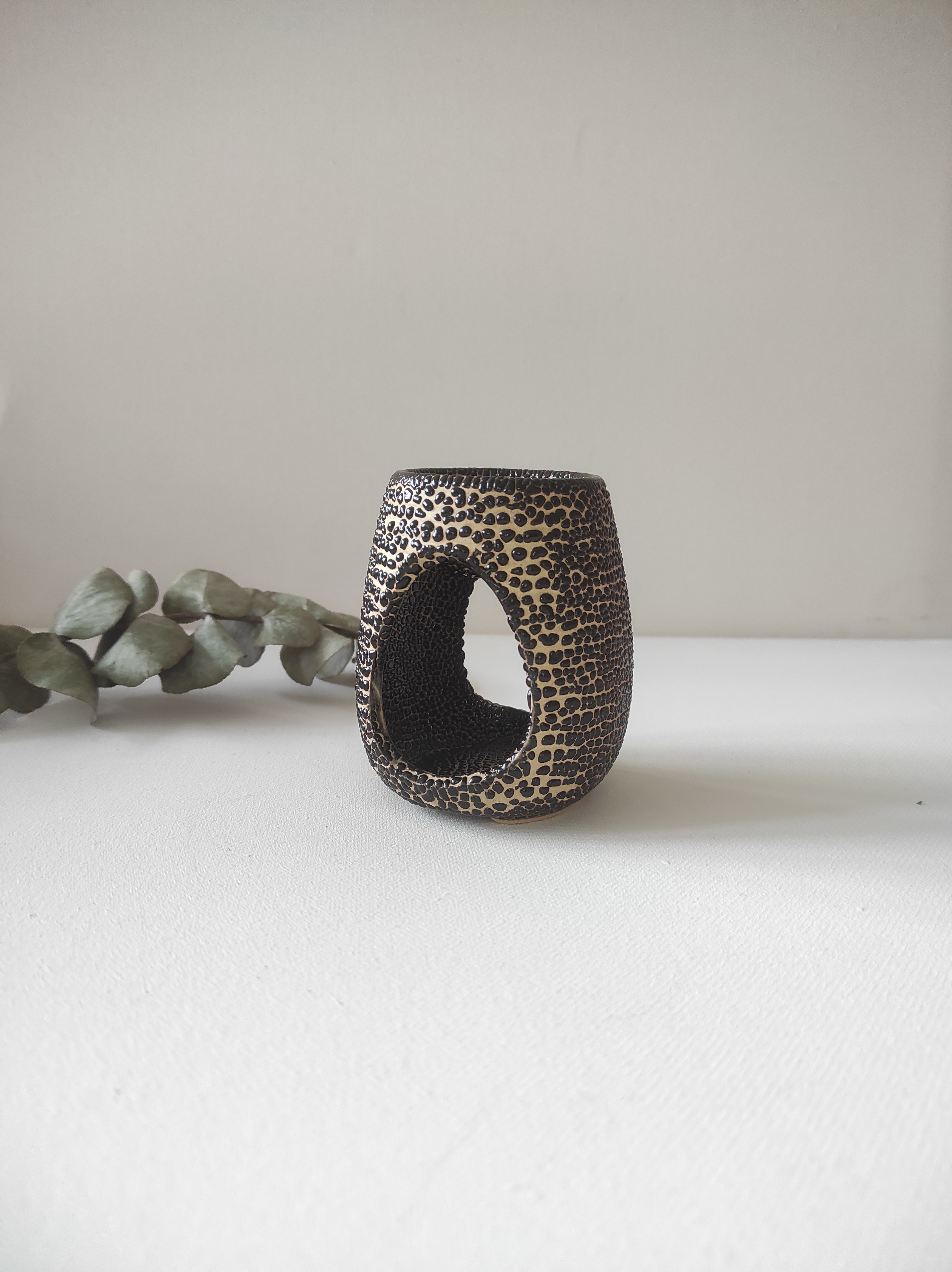 Small Black Ceramic Wax Melter